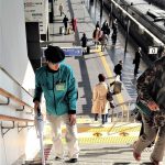 Dworzec w Kioto - schody potraktowane odkurzaczem są czyściuteńkie, podobnie jak reszta dworca