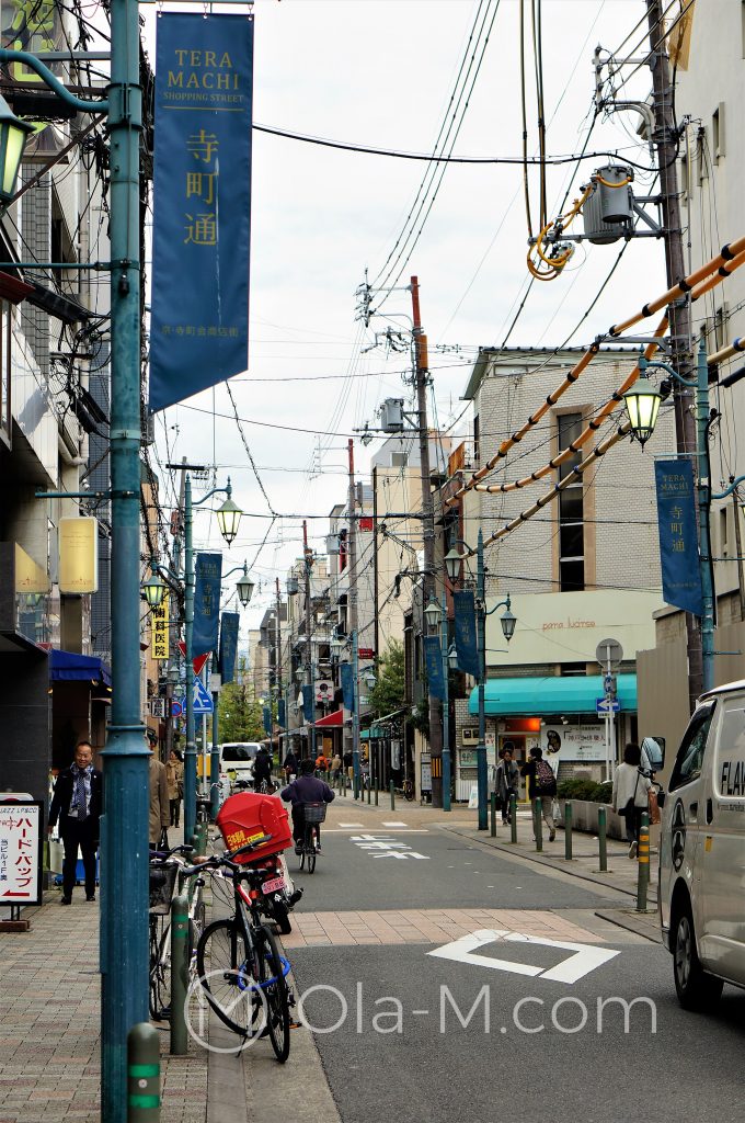 Kioto - jedna z bocznych uliczek w centrum miasta