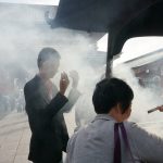 Tokio, Świątynia Senso-ji - oczyszczenie dymem