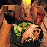 Kuchnia japońska - do kawy na zimno sałatka i kanapka w stylu europejskim