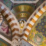 Marsylia - Bazylika Notre Dame de la Garde - wnętrze jest pełne misternych szczegółów