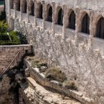 Marsylia - Fort Saint-Jean - stare mury pełne śródziemnego uroku