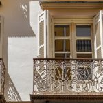 Malaga - Stare Miasto - jeden z pięknych starych balkonów