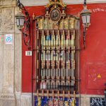 Malaga - Stare Miasto - piękna krata w jednej z kamieniczek