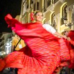 Andaluzja - Feria de Ronda 2018 - parada - czerwone spódnice i kwaty we włosach, czy można chcieć czegoś więcej?
