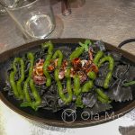 Malaga - Restauracja KGB - sałatka z makaronu z sepią, wakame (japońska nazwa wodorostów) i kremem z wasabi