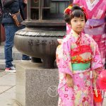 Święto Shichi-go-san - dziewczynka w tradycyjnym stroju - jako siedmiolatka może po raz pierszy założyć pas obi