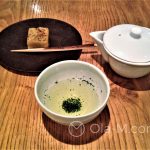 Tokio - herbaciarnia Higashiya - Sencha z dodatkiem słodkiego wagashi