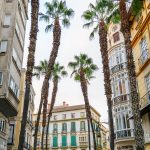 Malaga - Stare Miasto wieczorem - około 17 miasto budzi się do życia